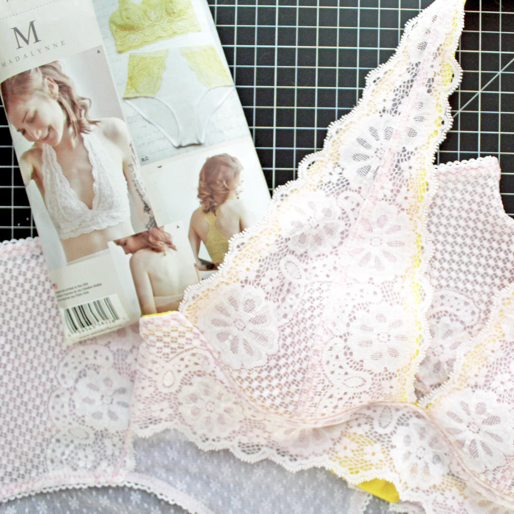 Simplicity Pattern 8228 Misses' Soft Cup Bras and Panties by Madalynne, Size  32A - 42DD / XS-XL : : Home