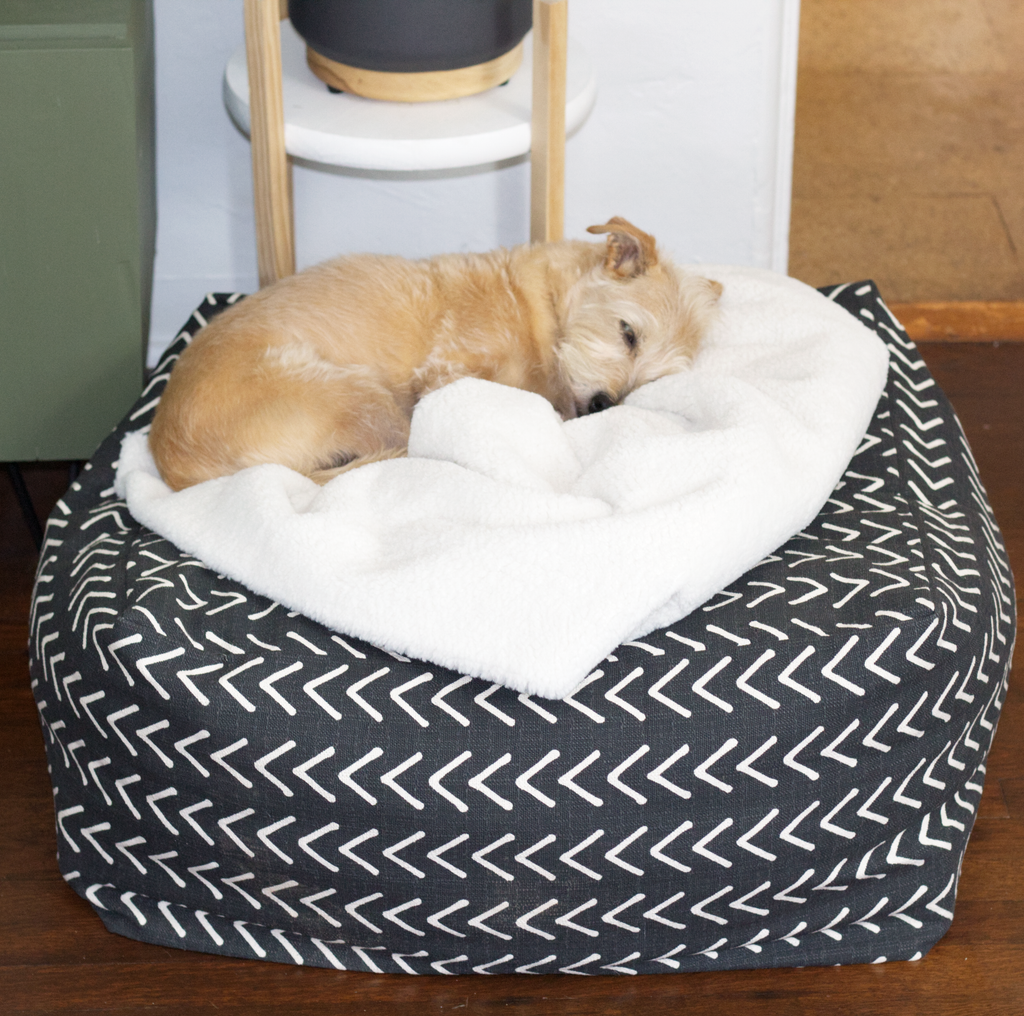 How to sew an easy pet bed: DIY sewing tutorial featured image